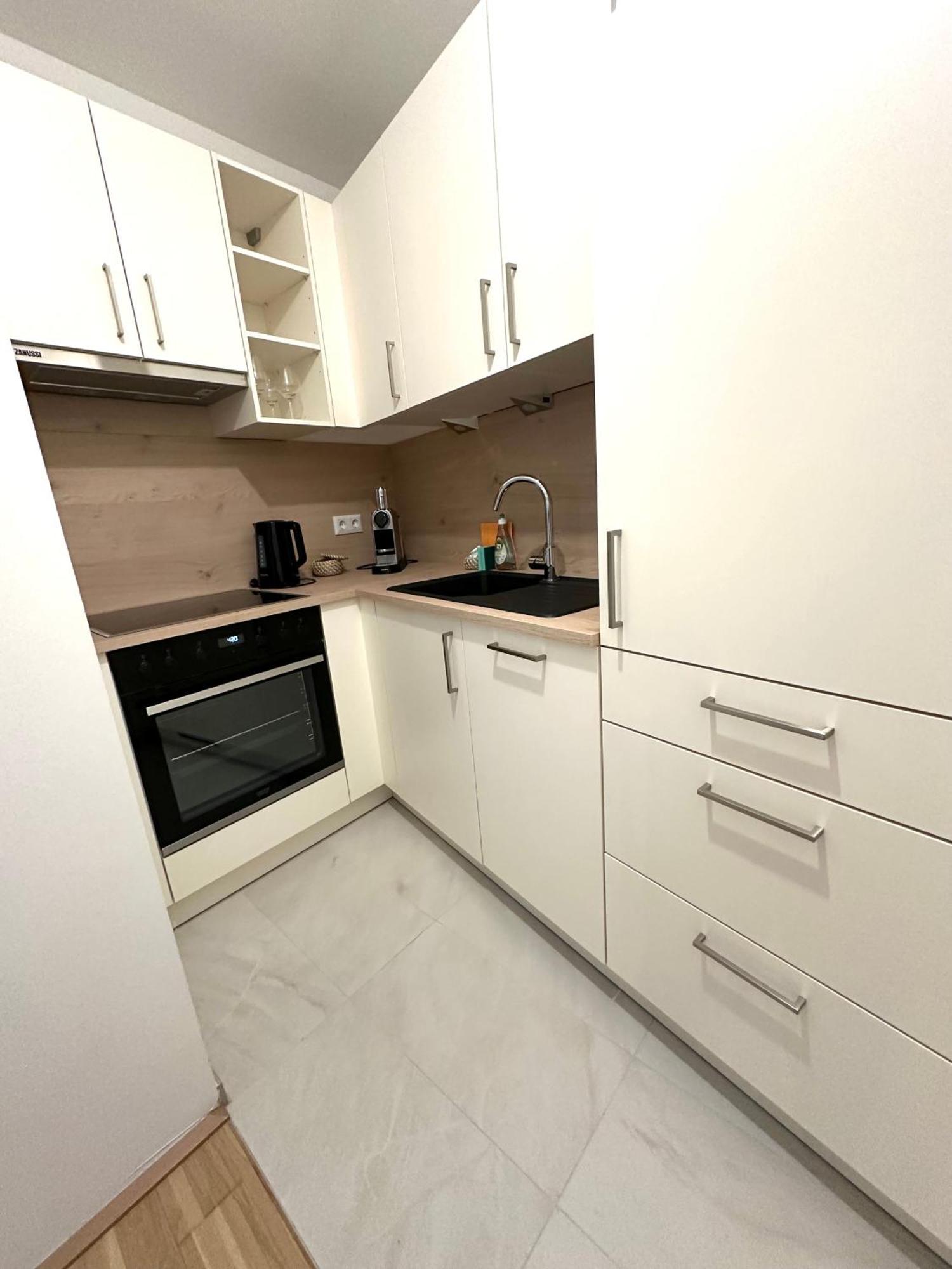 Coho City Apartments Mit Hauseigener Tiefgarage فيينا المظهر الخارجي الصورة